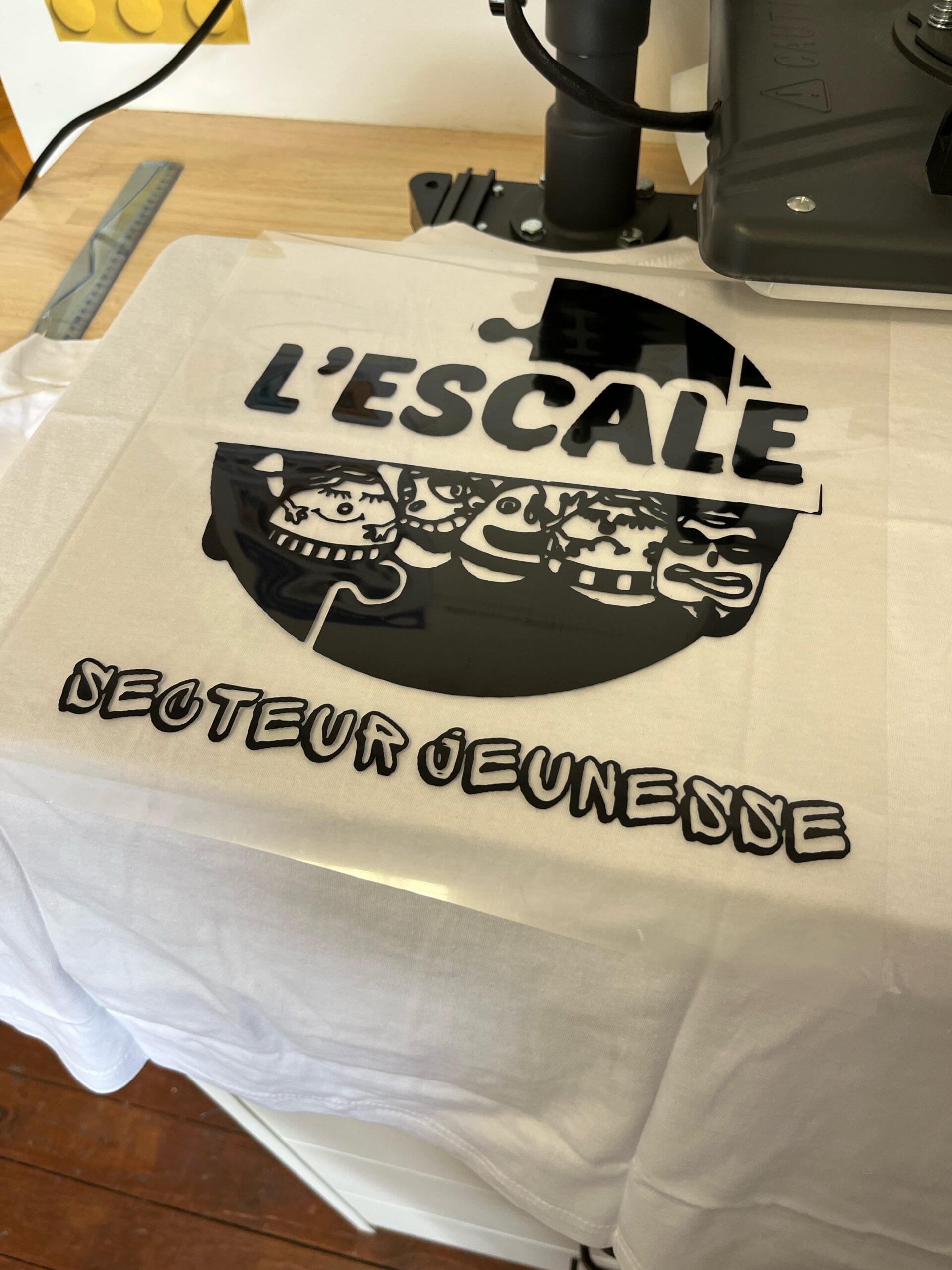 Personnalisation de tee shirts avec le centre social l'escale Beauvois