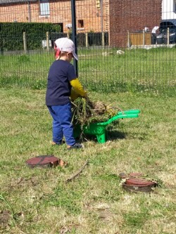 micro creche mai 2020 jardin cabane de Séraphin (2)