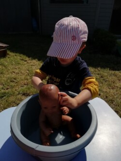 micro creche mai 2020 jardin cabane de Séraphin (2)