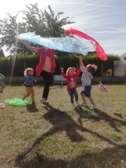 crèche musique en couleur